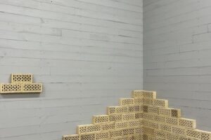 grästorpshundcenter_hundpensionat__skaraborg0042 Vår personal engagerar sig i lek och träning med hundarna.