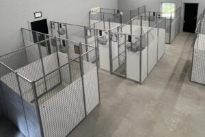 grästorpshundcenter_hundpensionat__skaraborg0082 Inne i våra rymliga och bekväma faciliteter för hunddagis.